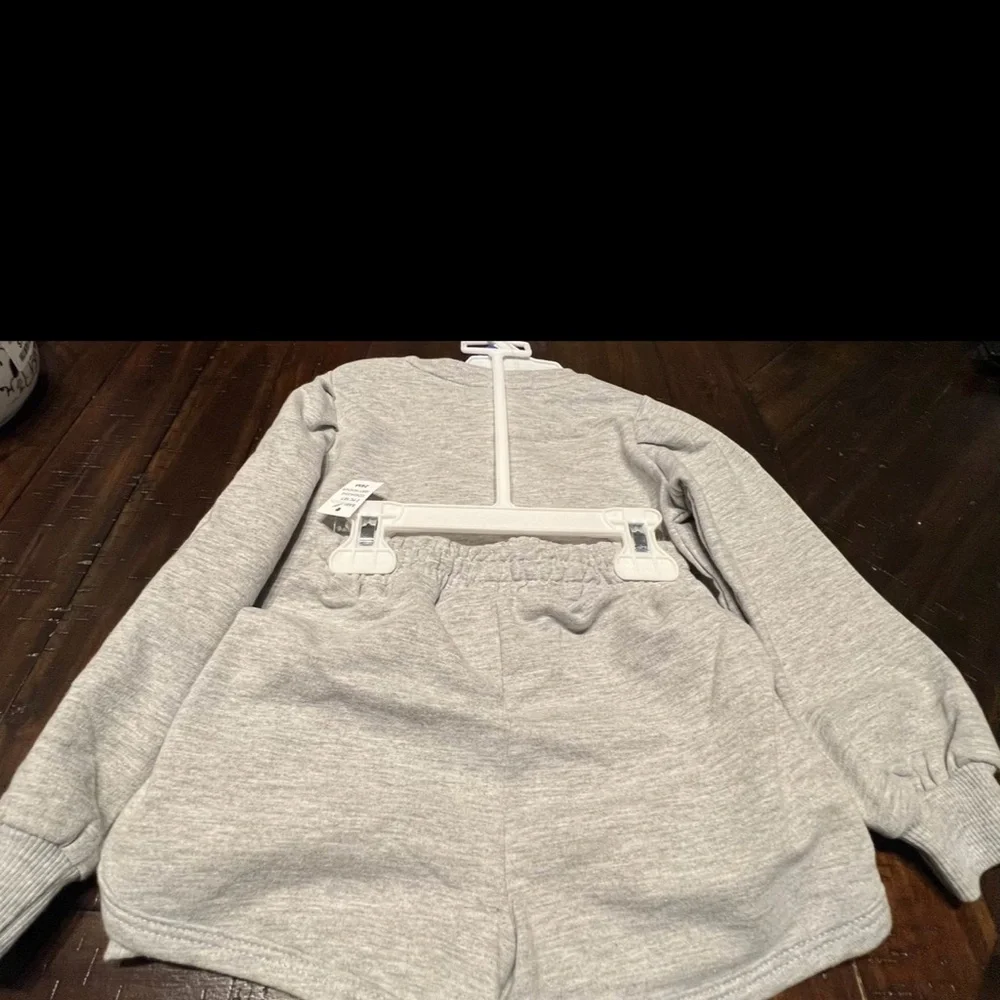 Jessica Simpson Baby Girl Gray 2 Piece Set Size 24 Months